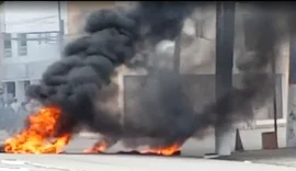 Moradores do Vergel fazem protesto para cobrar aluguel social