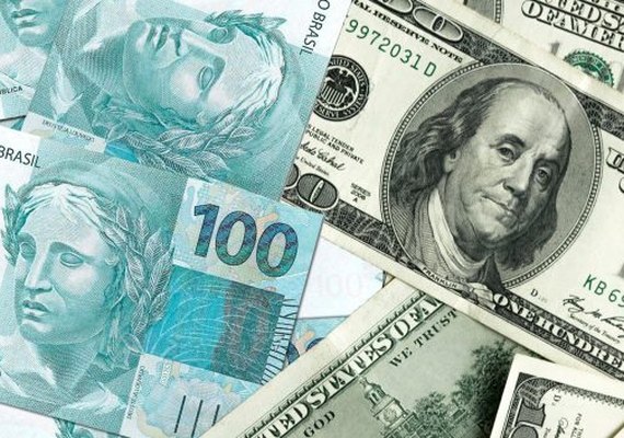 Dólar encosta em R$ 5,45 e fecha no maior valor desde abril num dia de tensões no Brasil e exterior