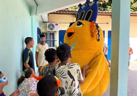 Pinto da Madrugada leva cultura a abrigo em ação da Prefeitura