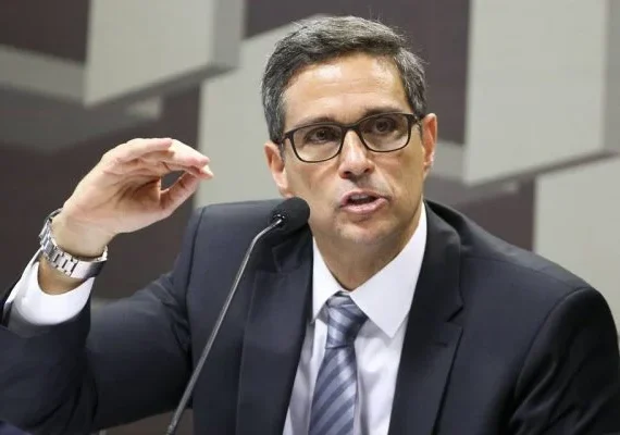 Presidente do BC defende altas da taxa de juros para conter a inflação