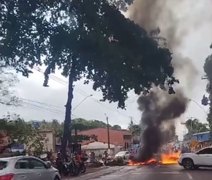 Moradores de Garça Torta bloqueiam AL-101 por mais segurança em meio ao feriadão