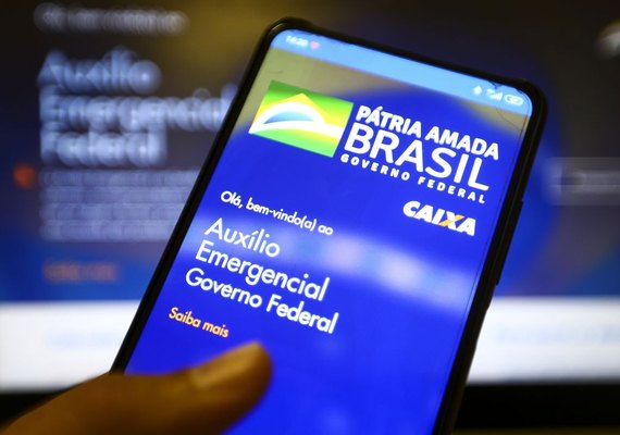Governo notifica 625 mil pessoas para devolverem auxílio emergencial