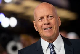 'Disparou arma fora de hora em gravação': colegas de trabalho relatam ações de Bruce Willis