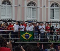 Veja fotos e vídeos da caminhada de Lula em Maceió