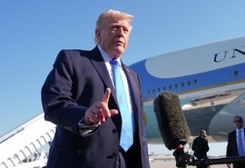 Donald Trump afirma ter conversas positivas com Irã, mas país nega
