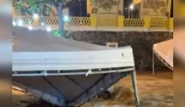 Chuva paralisa turismo e deixa rastro de lama em Piranhas