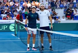 Brasileiro João Fonseca vence Stefanos Tsitsipass pelo Masters 1000 de Montreal