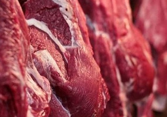 Frigoríficos suspendem abates após suspeitas de doença da Vaca Louca