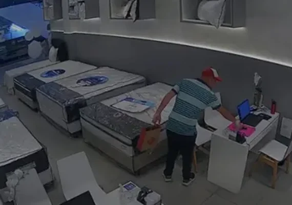 Homem furta celular em loja de colchões dentro de shopping em Maceió