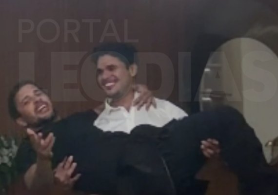 Lucas Guimarães vive romance com enteado de Manu Bahtidão