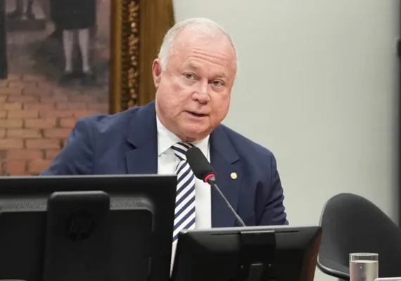 Fim da escala 6x1 entra na pauta da CCJ nesta quarta