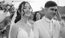 Casal recém-casado morre em acidente e é sepultado junto sob forte comoção