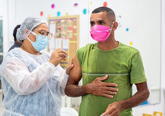 Arapiraca ultrapassa 70 mil doses de vacina contra a Covid-19 aplicadas