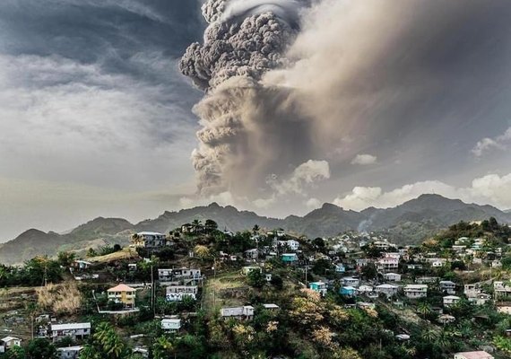 Vulcão da Ilha do Caribe tem a maior explosão de sua história
