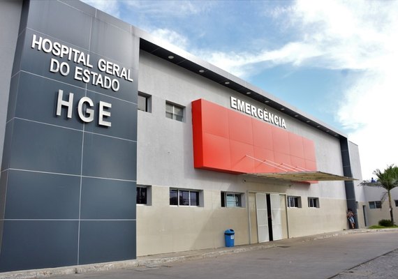 Motorista de aplicativo fica gravemente ferido após reagir a assalto