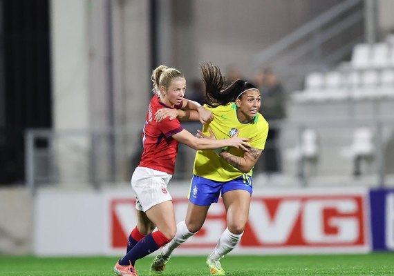 Seleção feminina perde para Noruega em penúltimo compromisso do ano