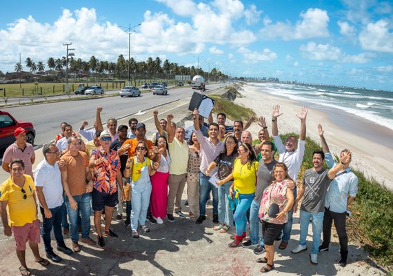 Prefeito JHC autoriza obra de contenção marítima do Pontal da Barra