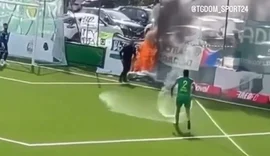 Lateral interrompe jogo na Suíça para conter foco de incêndio ao lado do campo