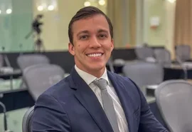 Justiça condena deputado Leonam por divulgar fake news sobre segurança
