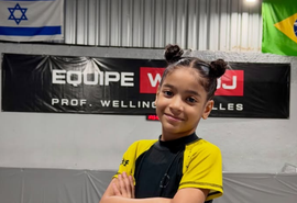 Aos 7 anos, Joaninha já soma títulos no jiu-jitsu e viraliza após homenagem em voo