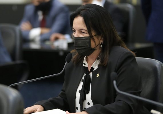 Projeto aprovado em Alagoas determina que escolas devem informar aos pais a ausência de alunos em sala de aula