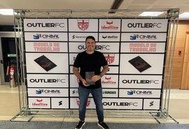 Técnico do CRB, Eduardo Barroca inicia temporada 2026 com lançamento de livro em Maceió