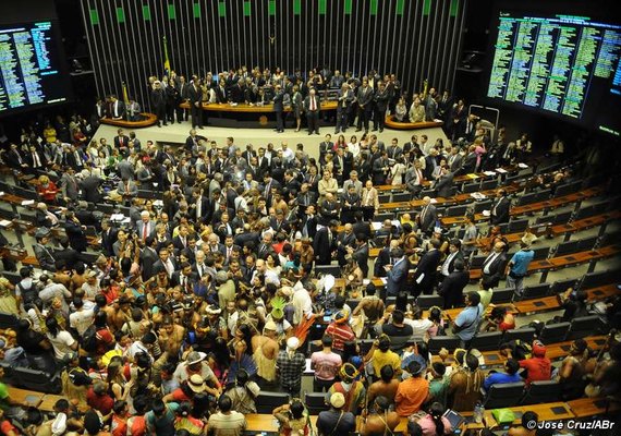 Três em cada quatro integrantes do Congresso disputam reeleição