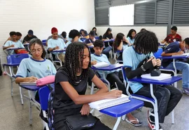 MEC inicia pagamento da 8ª parcela do Pé-de-Meia para estudantes do ensino médio