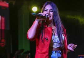 Com Paulinha Abelha em coma, Calcinha Preta suspende compromissos