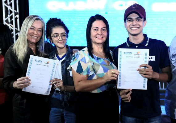 Qualifica Educação capacita jovens e adultos para melhores oportunidades no mercado de trabalho