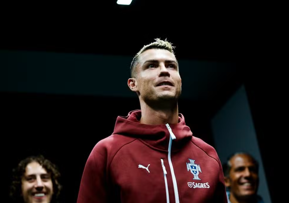 Após ficar no banco, Cristiano Ronaldo se reúne com Jorge Jesus