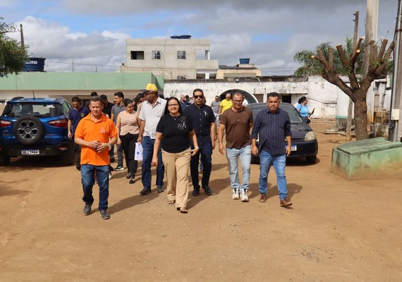 Prefeitura de Palmeira dos Índios avalia melhorias no Estádio Juca Sampaio