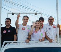 Rafael Brito e Gaby Ronalsa realizam caravana e caminhada no Jacintinho