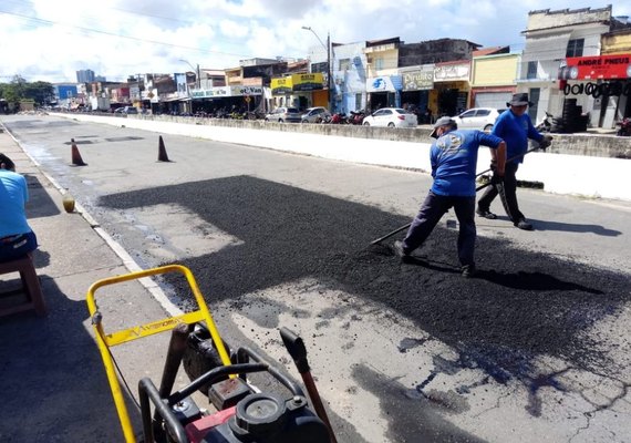 Operação tapa-buraco realiza ações em seis bairros de Maceió