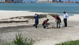 Morador de rua é encontrado morto na Praia da Avenida, em Maceió