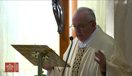 Papa reza pelos que cuidam da limpeza de ruas e hospitais