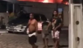 Casa repleta de entulho pega fogo e causa pânico no Benedito Bentes