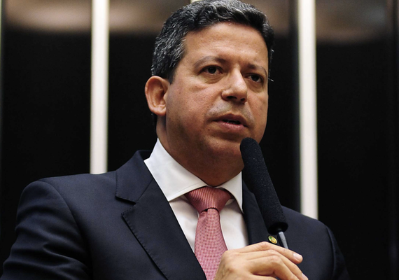 Arthur Lira diz que incomoda caciques políticos