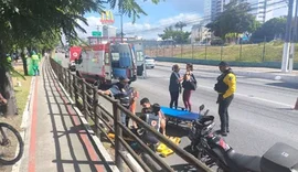 Colisão deixa passageira desorientada e mototaxista ferido na Fernandes Lima