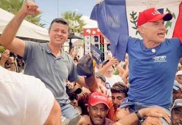 Adesivaço se transforma em ato de força política no interior