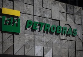 Manter gasolina em patamar de preço estrutural pode levar a reajuste, diz Petrobras
