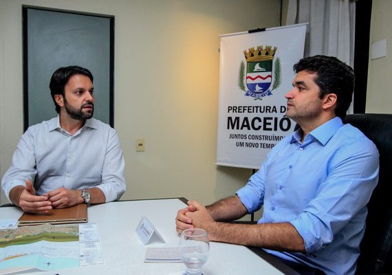 Prefeito e ministro anunciam construção de mais 1.776 moradias