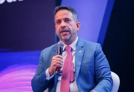 Governador assina ordens de serviço para construção de 3 universidades e anuncia concurso para Uneal e bolsas para alunos