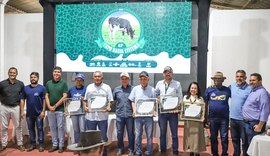 Comenda Mair Amaral é entregue pela 1ª vez durante a Expo Bacia Leiteira