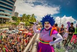 Prévias carnavalescas animam a cidade Maceió com blocos e muito frevo; confira a programação