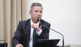 Deputado cobra ao governo PL da correção do desconto dos aposentados