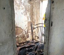 Incêndio em residência é contido por populares em Arapiraca