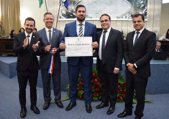 De direita, novo cidadão honorário de AL pode disputar prefeitura da capital