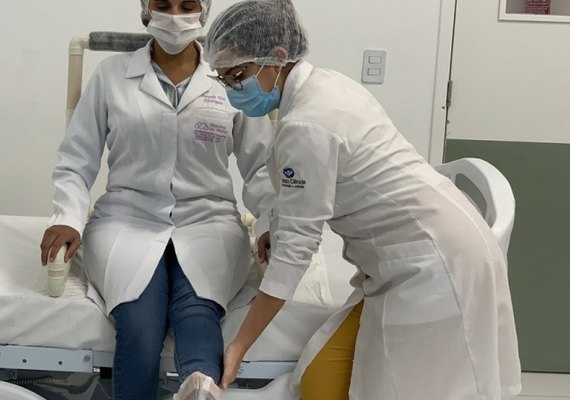 Cadeira de PVC reabilita internos com Covid-19 na UTI do Hospital da Mulher