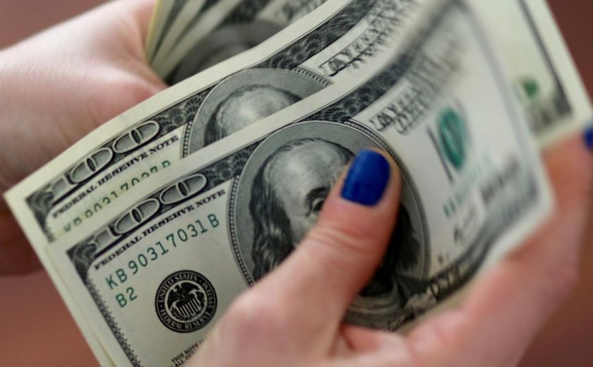 Dólar fecha a R$ 5,11, com temor de alta de juros nos EUA